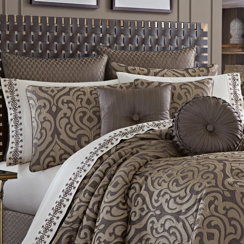 Astoria Comforter Set