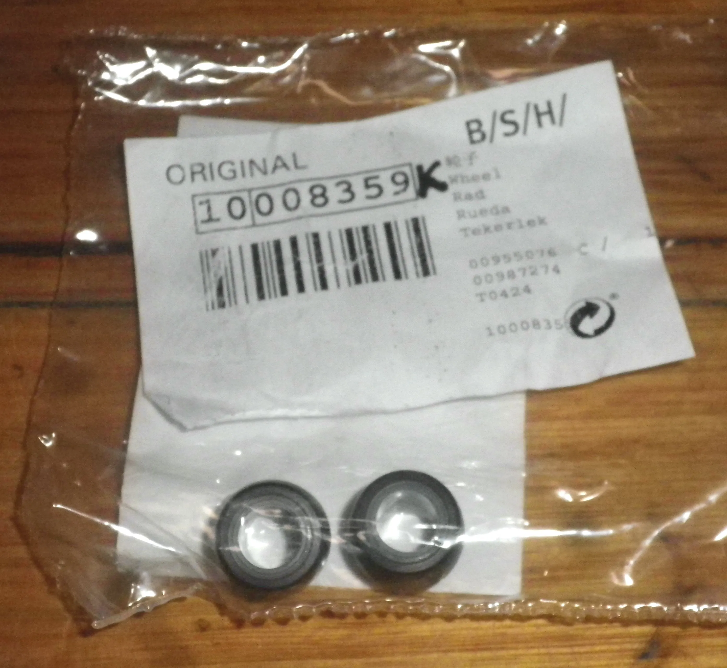 Bosch Athlet, Zoo'o Cordless Vacuum Floor Nozzle Front Wheel - Part # 10008359K