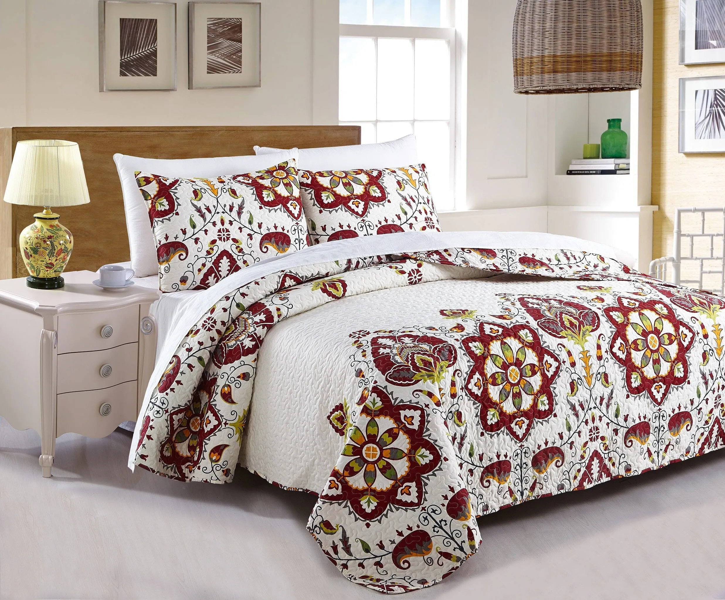 DaDa Bedding Casablanca Garden Mediterranean Floral Red & White Quilted Bedspread Set (HS-11130)