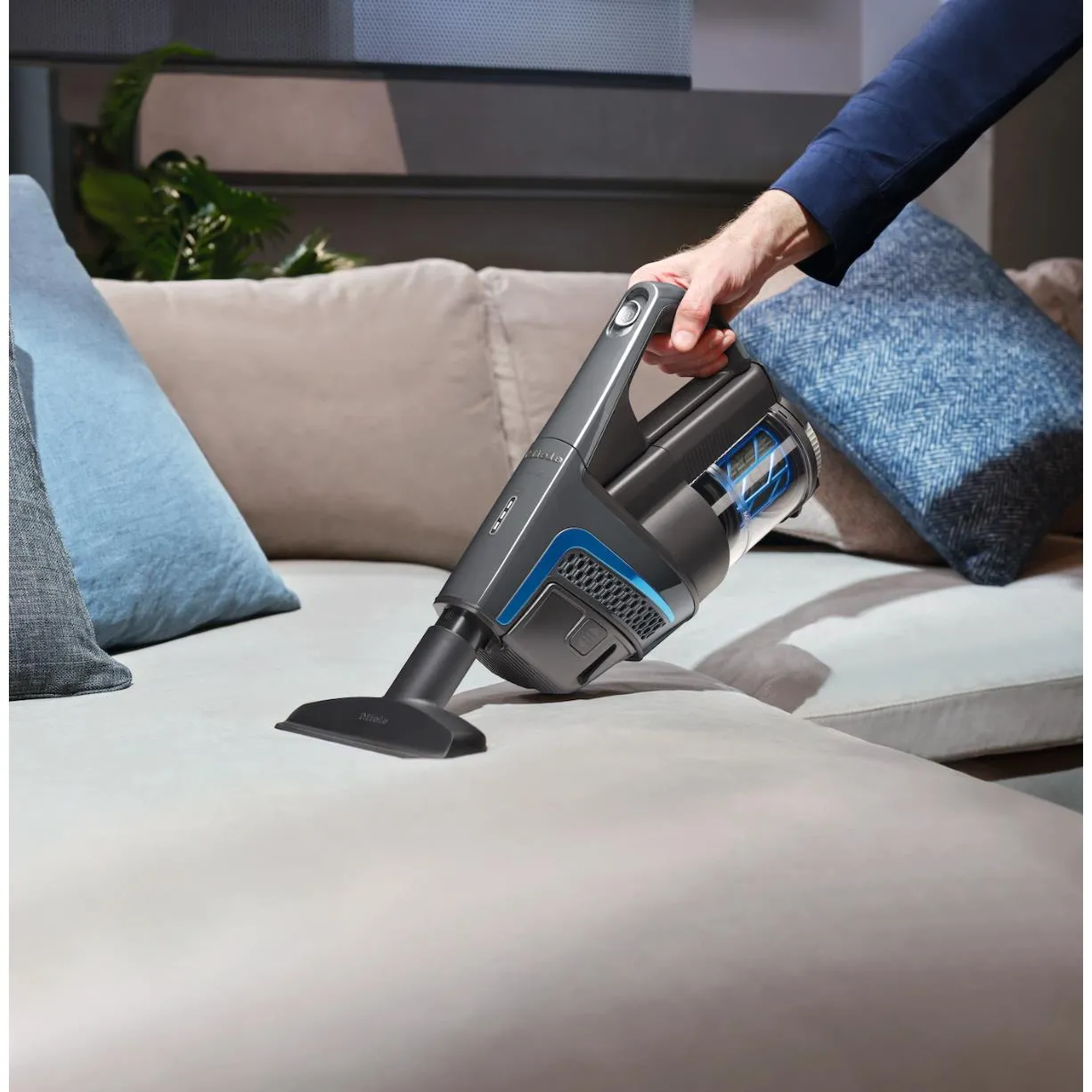 Miele Triflex HX1 Cordless Stick Vacuum (Graphite Grey)