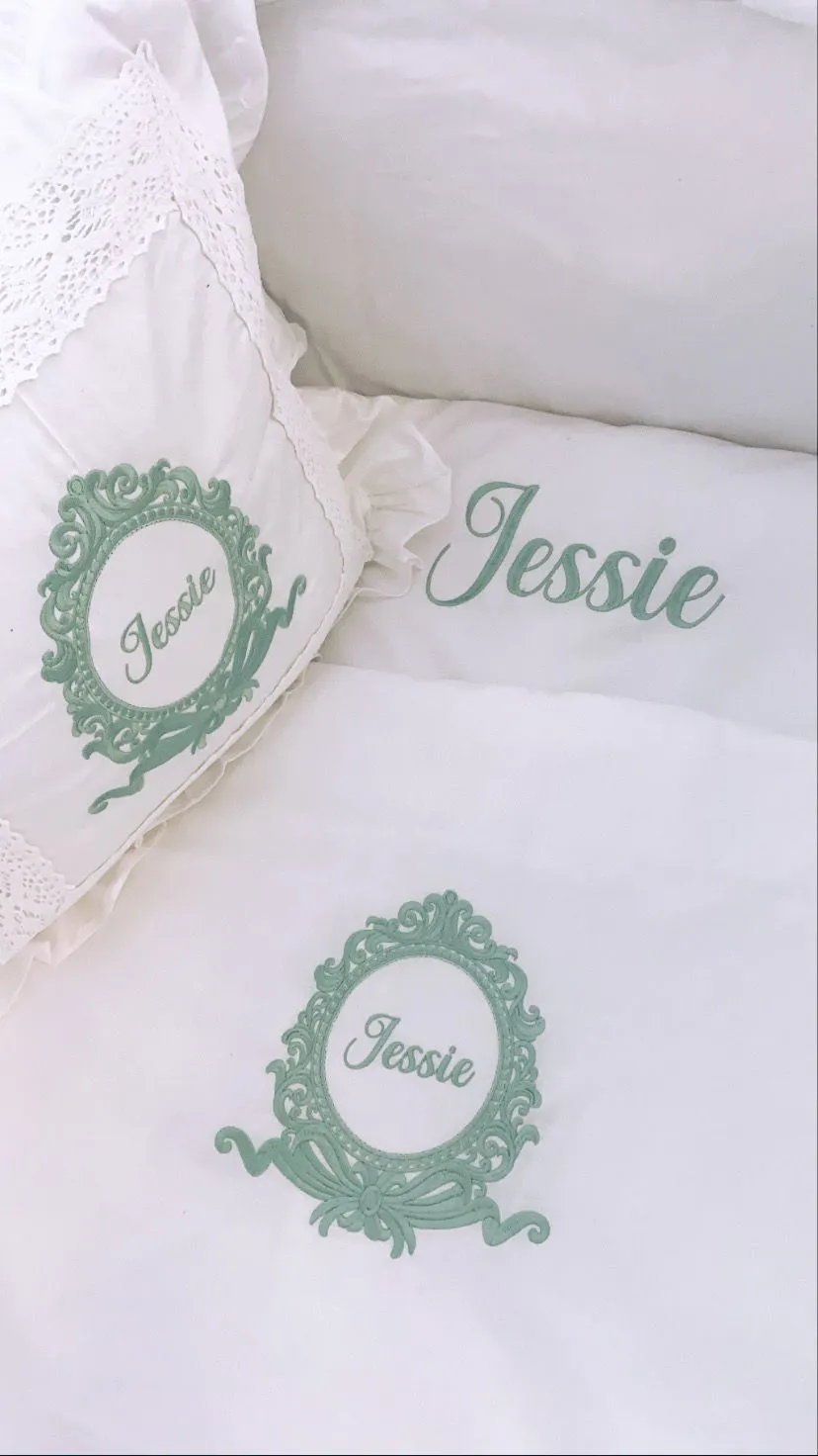 Personalised white bedding set