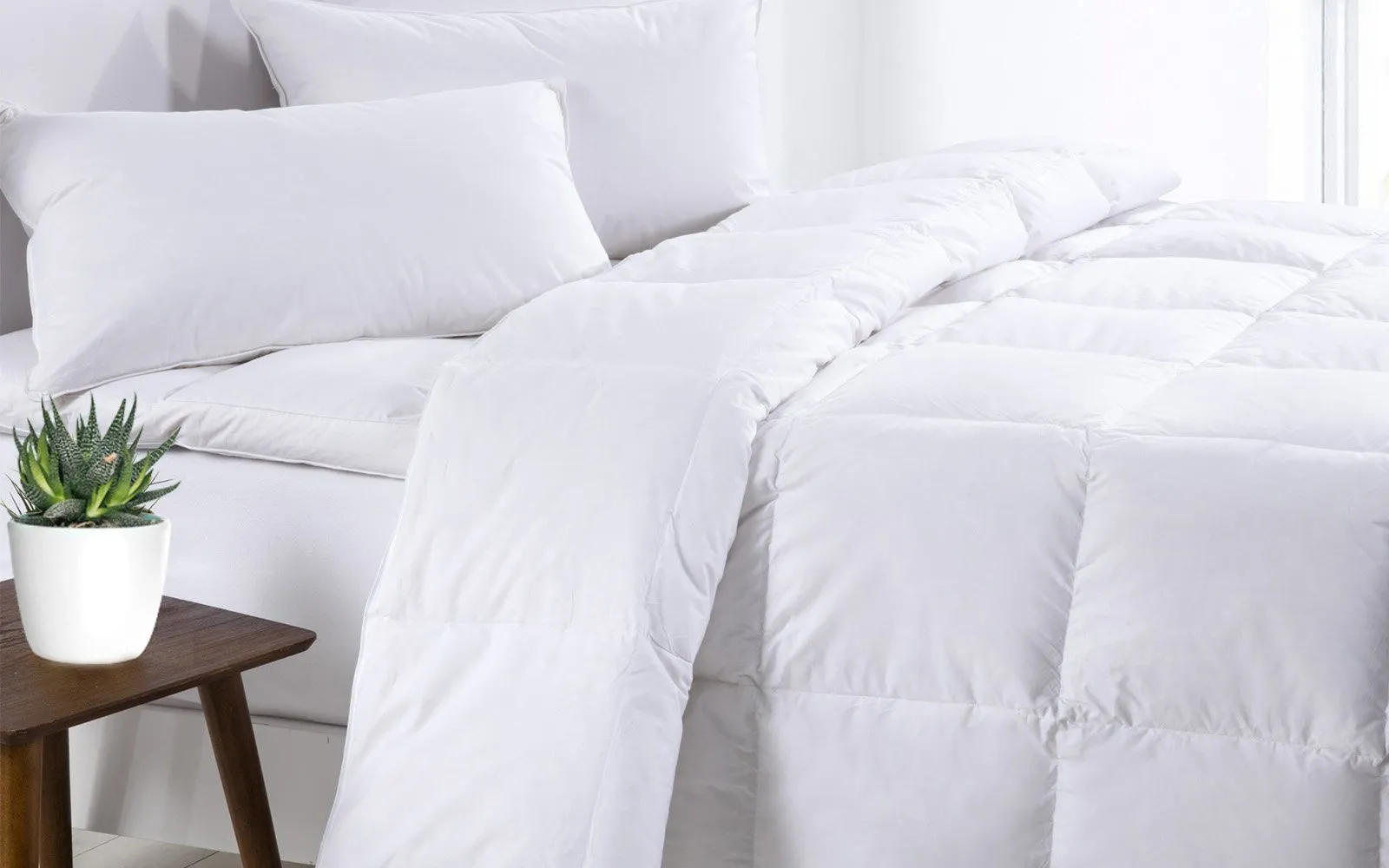 Royal Comfort 500GSM Goose Feather Down Quilt And Bamboo Quilted Pillow Set Double White