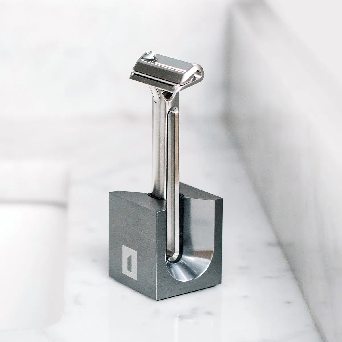 Vertical Safety Razor Stand