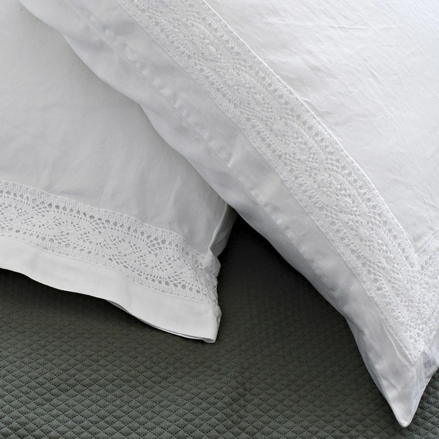 Viola Lace Pillowcases