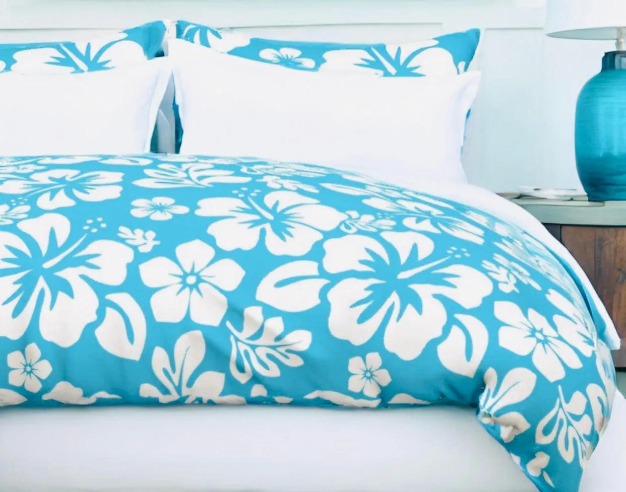 White Hawaiian Hibiscus Flowers on Aqua Blue Duvet Cover - Medium Scale